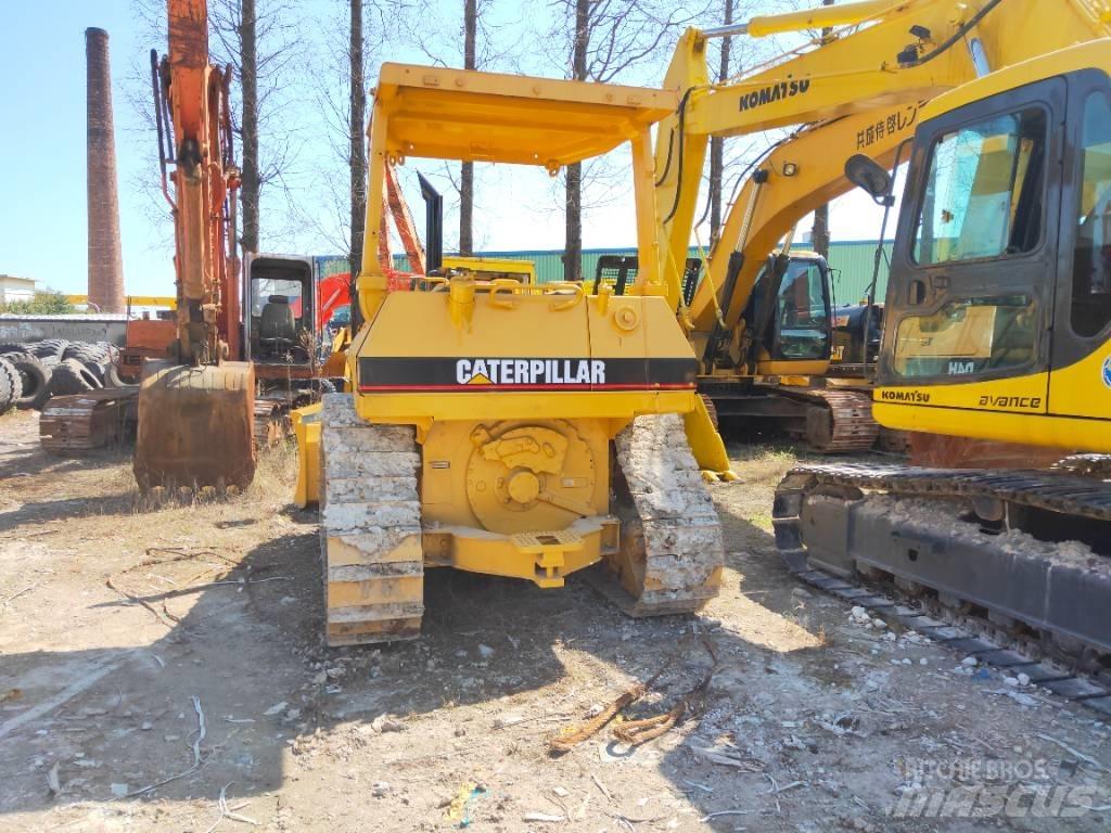 CAT D 4 H Bouteurs sur chenilles