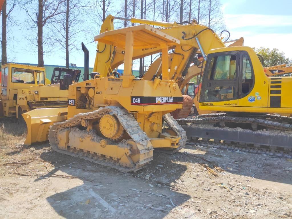 CAT D 4 H Bouteurs sur chenilles