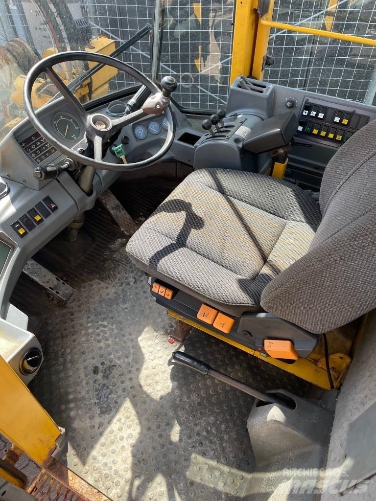 Volvo L120B Chargeuse sur pneus