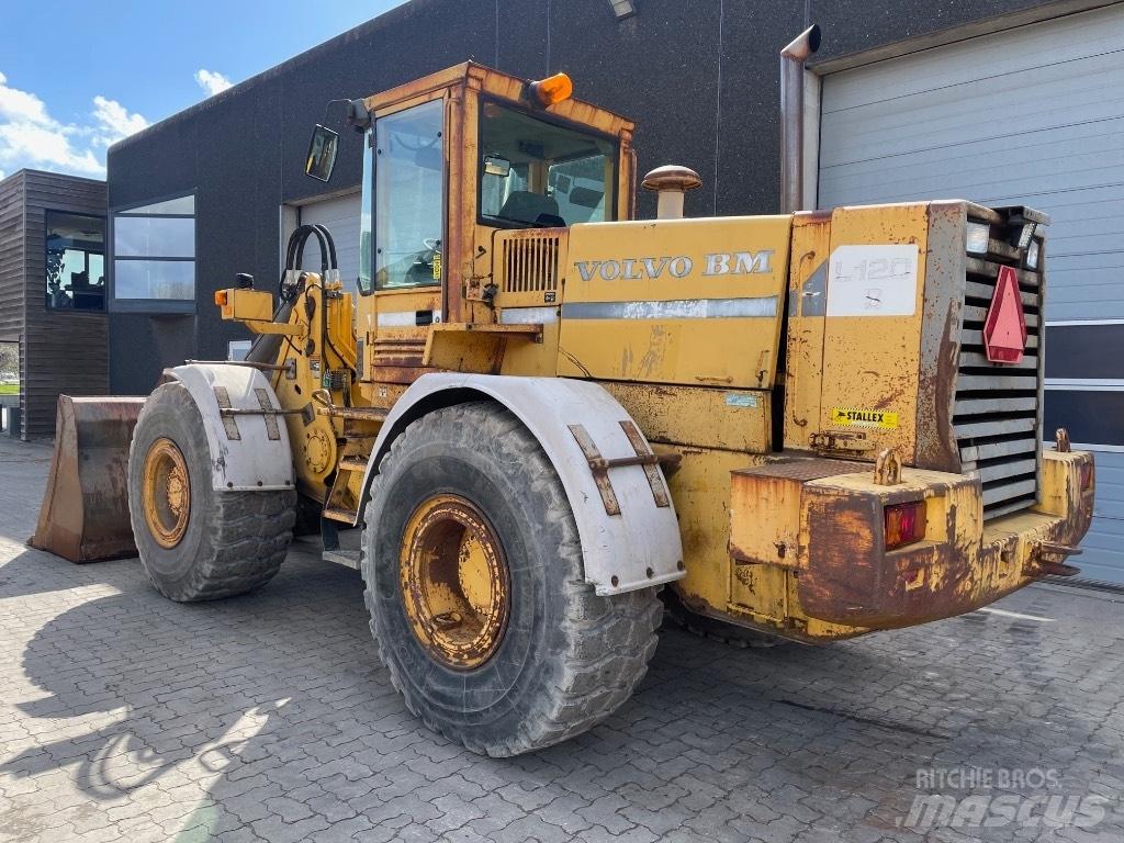 Volvo L120B Chargeuse sur pneus