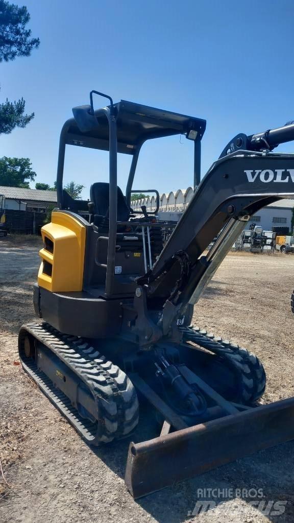 Volvo EC 27 D Mini pelle < 7t