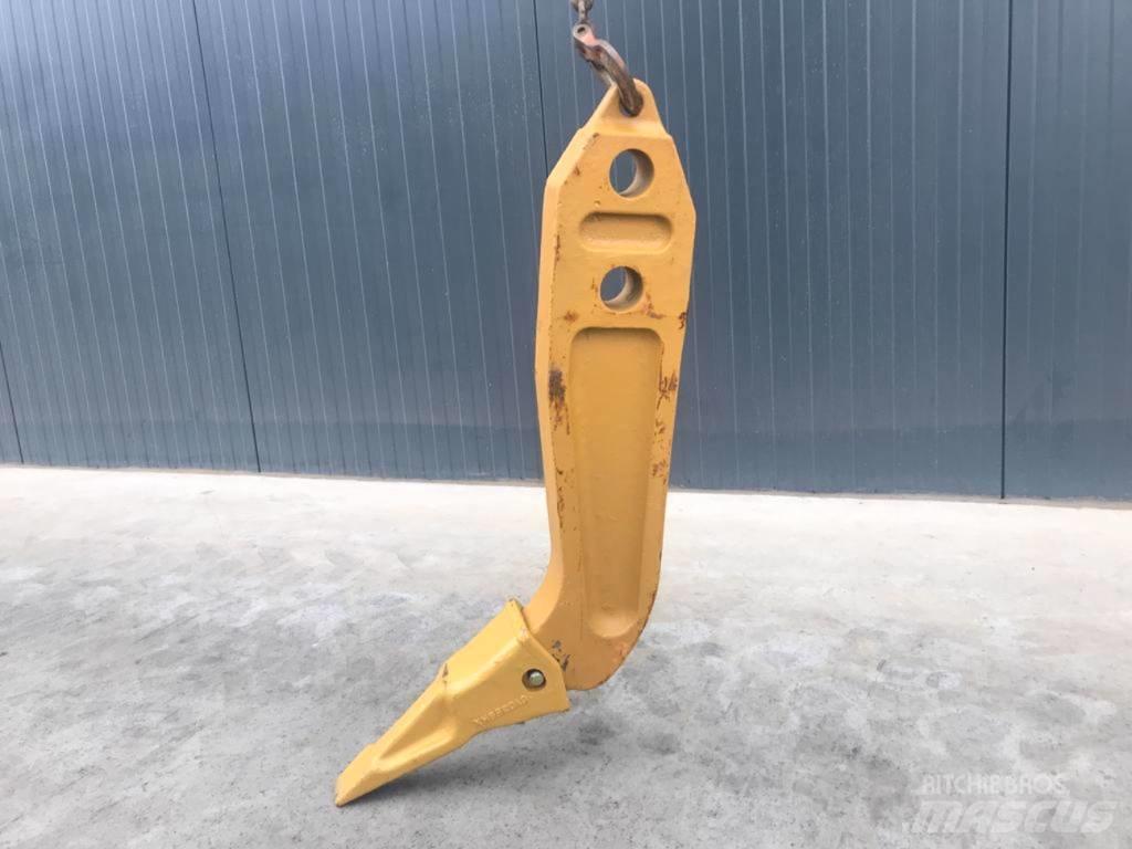 Komatsu D61 Shank Scarificateur