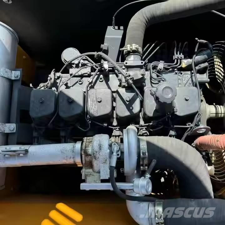 Hyundai R220LC-9S Pelle sur chenilles