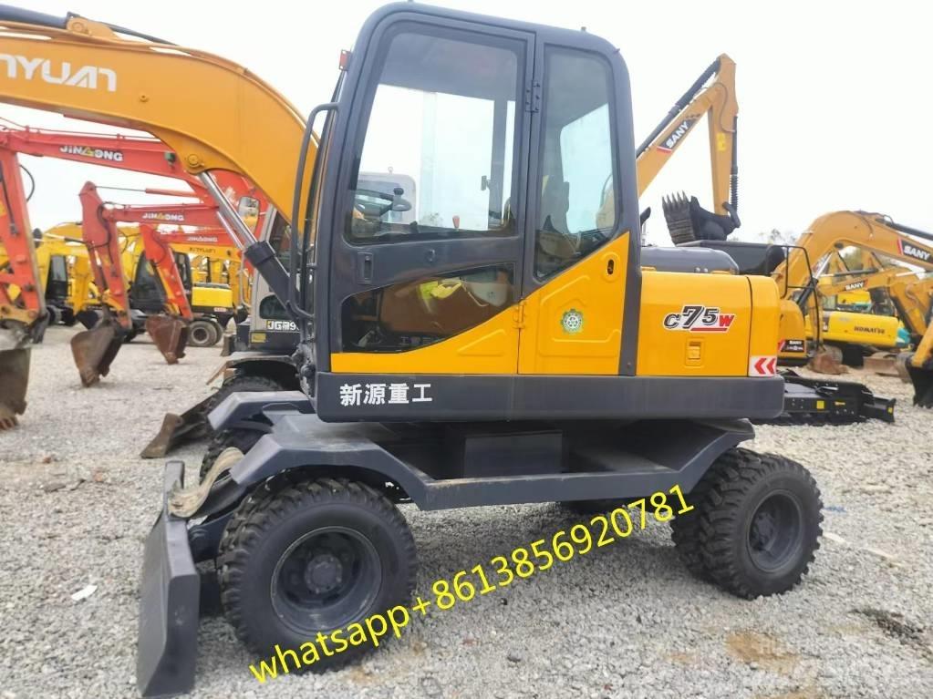 Xinyuan XYB75W Pelle sur chenilles