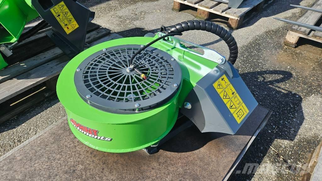 Avant Lövblås Chargeuse compacte