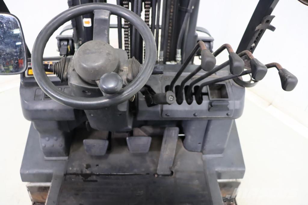 Nissan U1D2A20LQ Chariots GPL