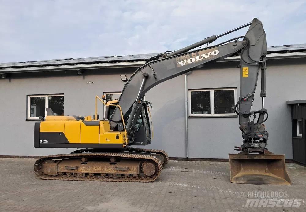 Volvo EC 220 DL Pelle sur chenilles