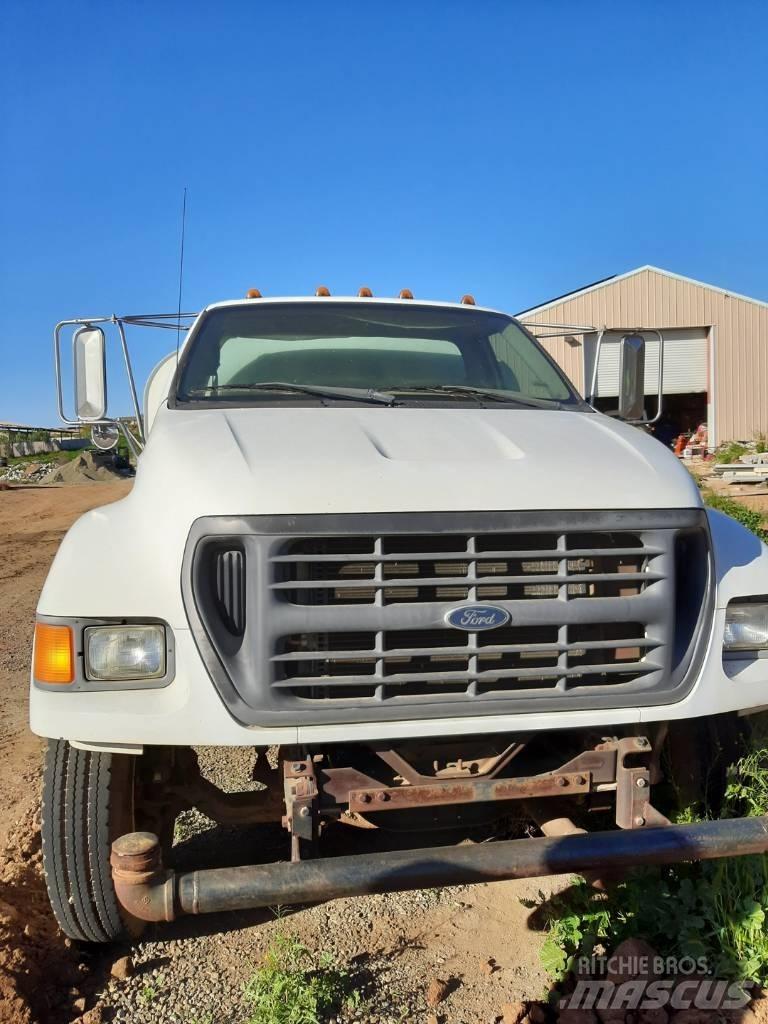 Ford F 750 Camion citerne à eau