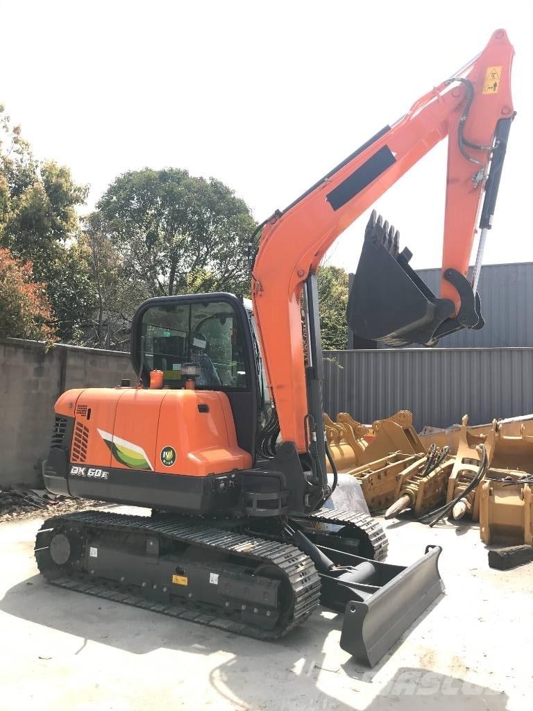 Doosan DX 60-9 C Mini pelle 7t-12t