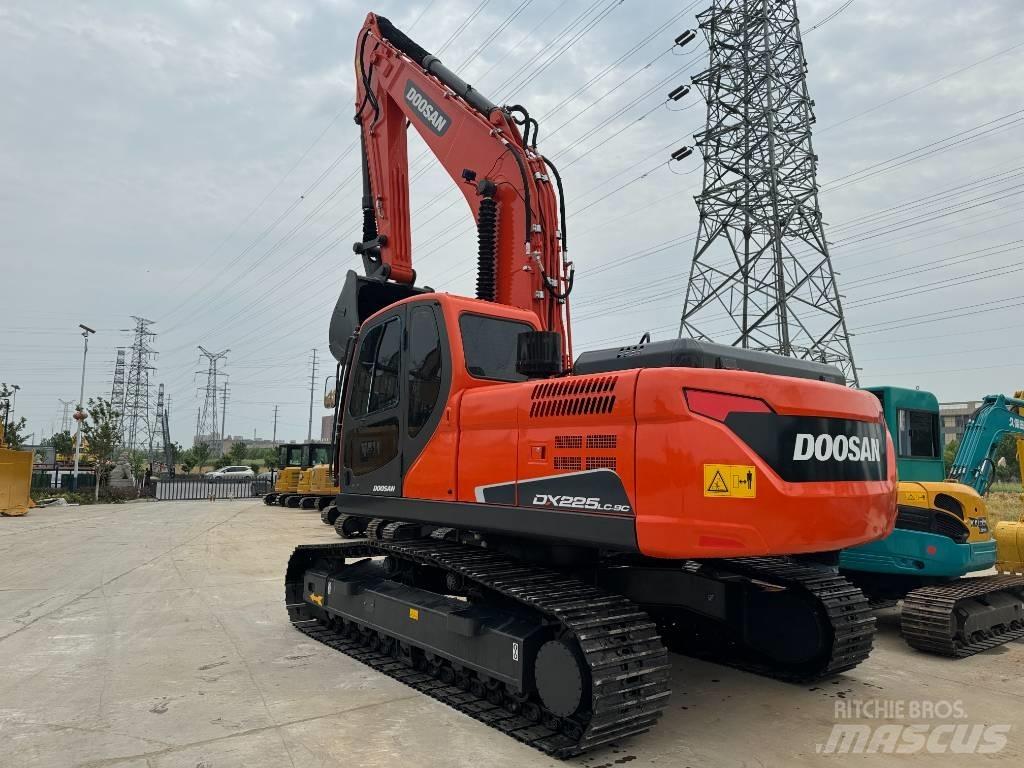 Doosan DX 225 LC-9C Pelle sur chenilles