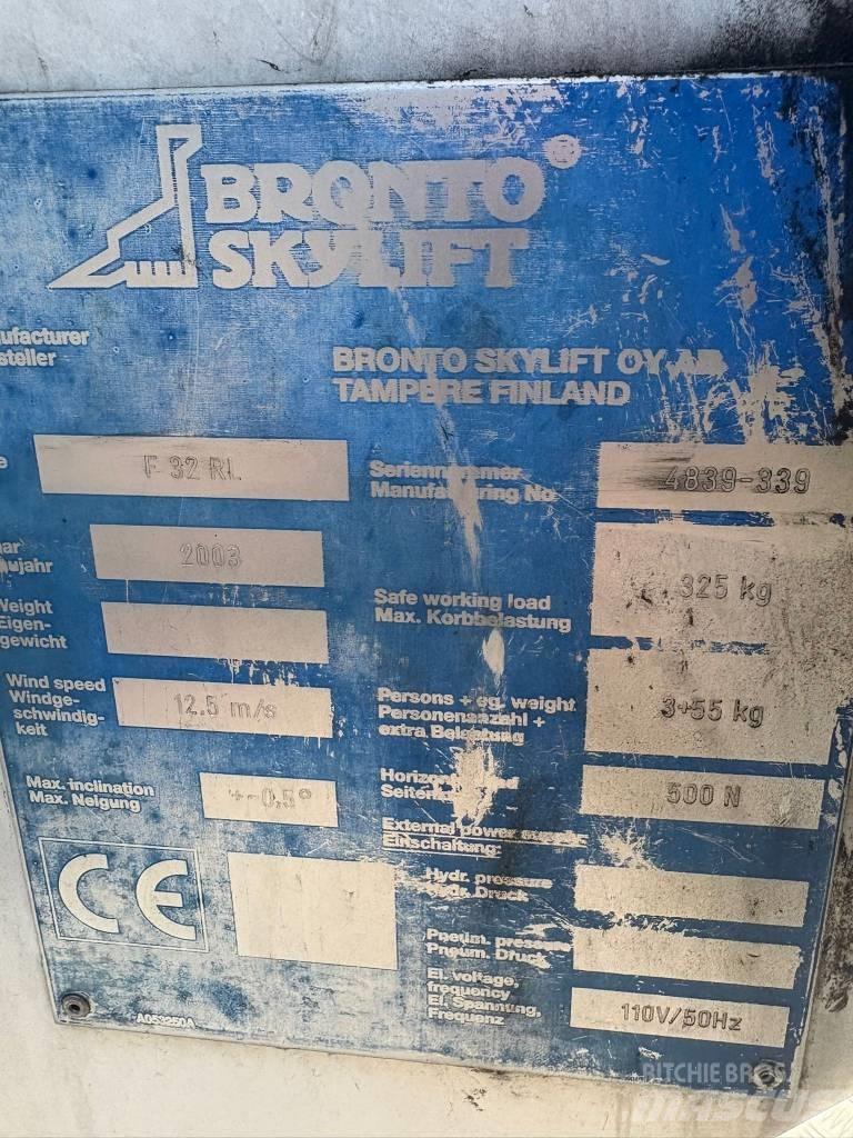 Bronto F32 RL Camion nacelle