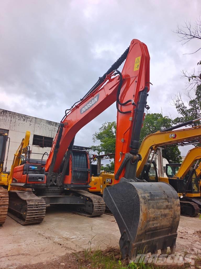 Doosan DX 300LC-9C Pelle sur chenilles