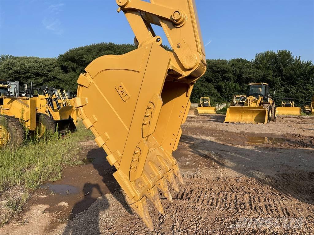 CAT 330D2L Pelle sur chenilles