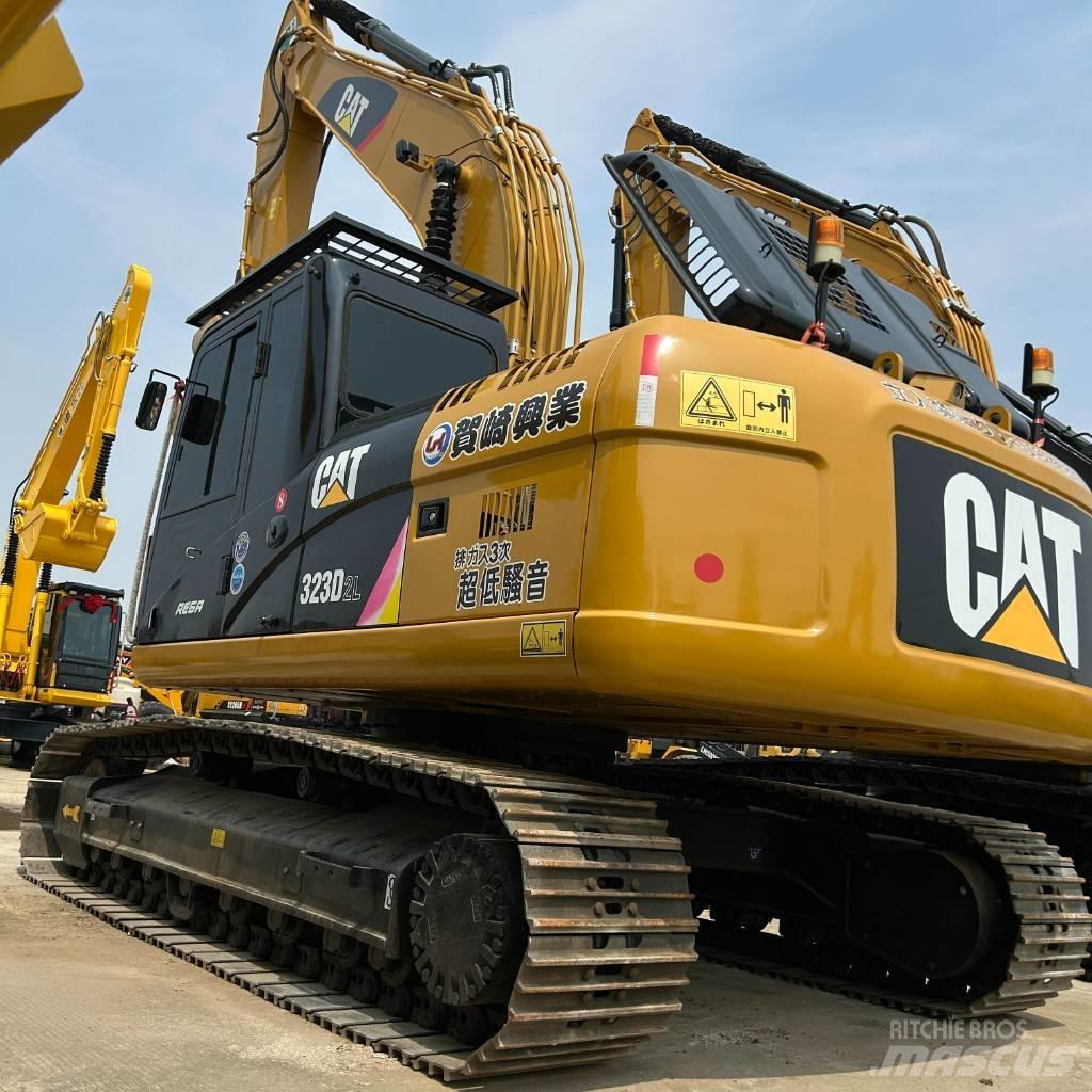 CAT 323D2L Pelle sur chenilles