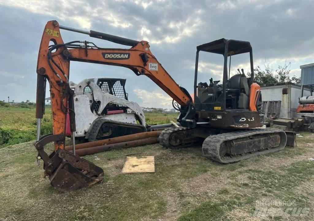 Doosan DX50 Pelle sur chenilles