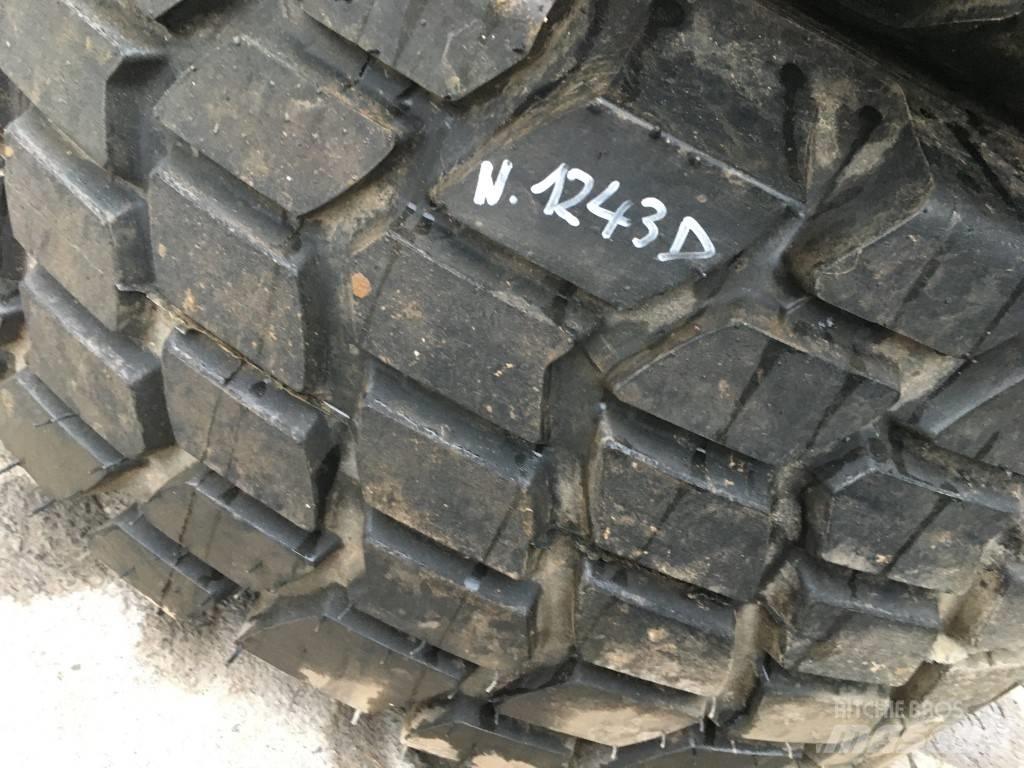  FOR TRAILER 24R23 Pneus, roues et jantes