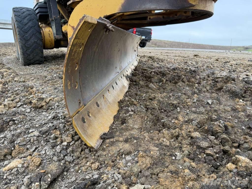 CAT 140H Niveleuse