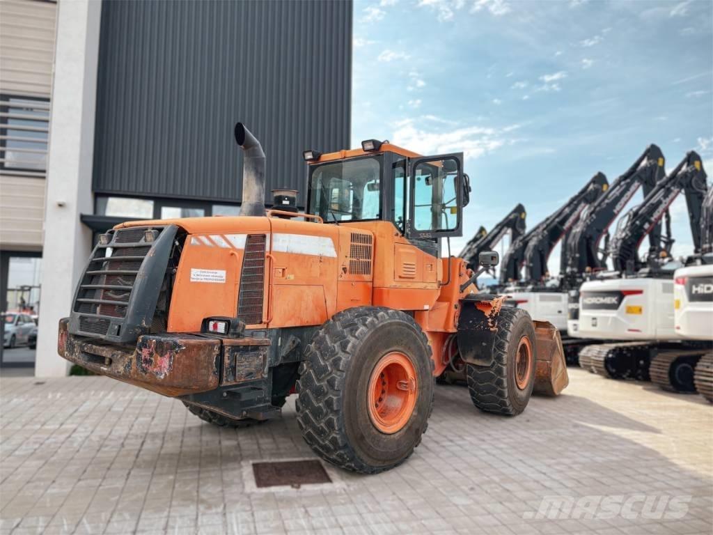 Doosan DL 300 Chargeuse sur pneus