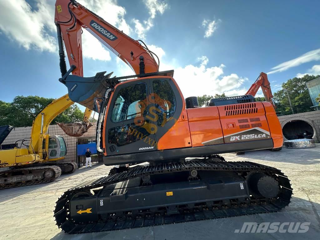 Doosan DX 225 LCA Pelle sur chenilles