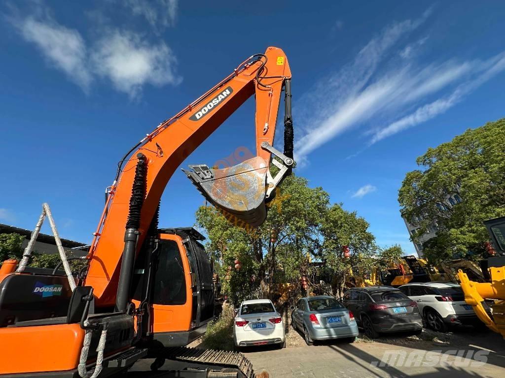 Doosan DX 225 LCA Pelle sur chenilles