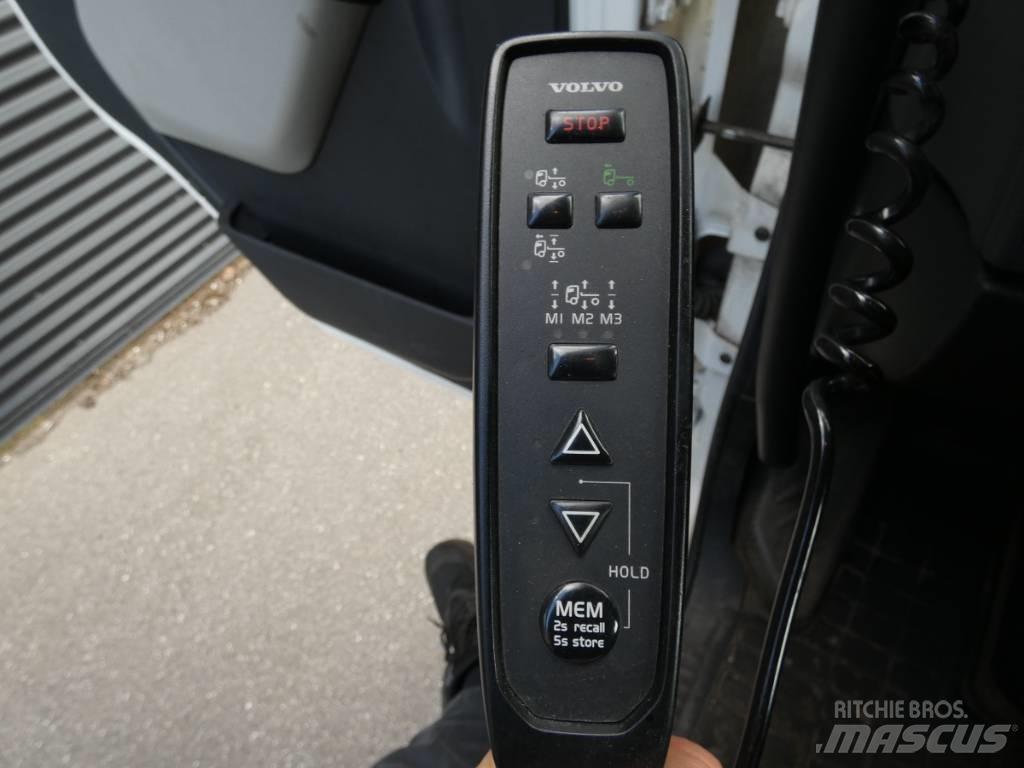Volvo FE 320 Camion porte engin