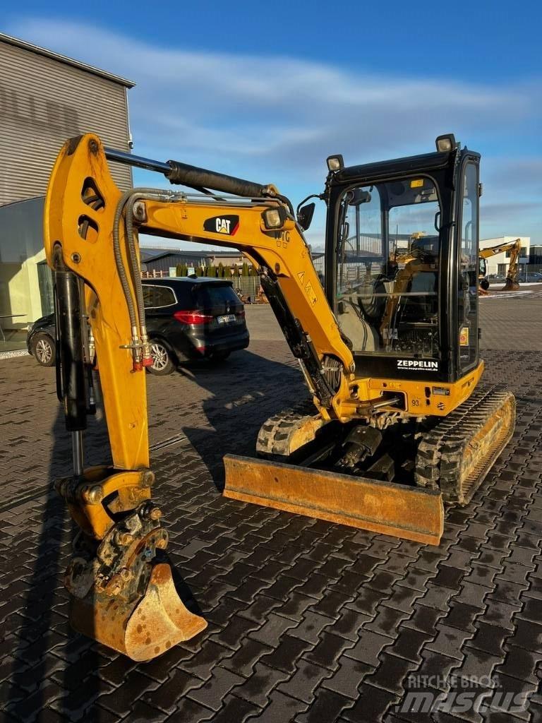 CAT 302.7 DCR Mini pelle < 7t