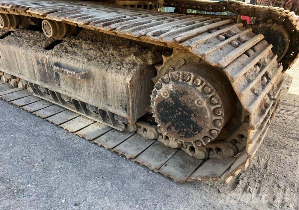CAT 330 D L Pelle sur chenilles