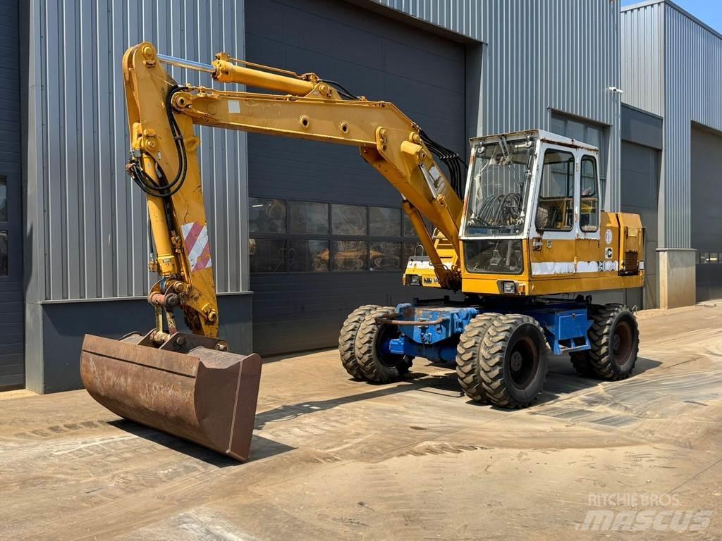 Liebherr A900C Pelle sur pneus