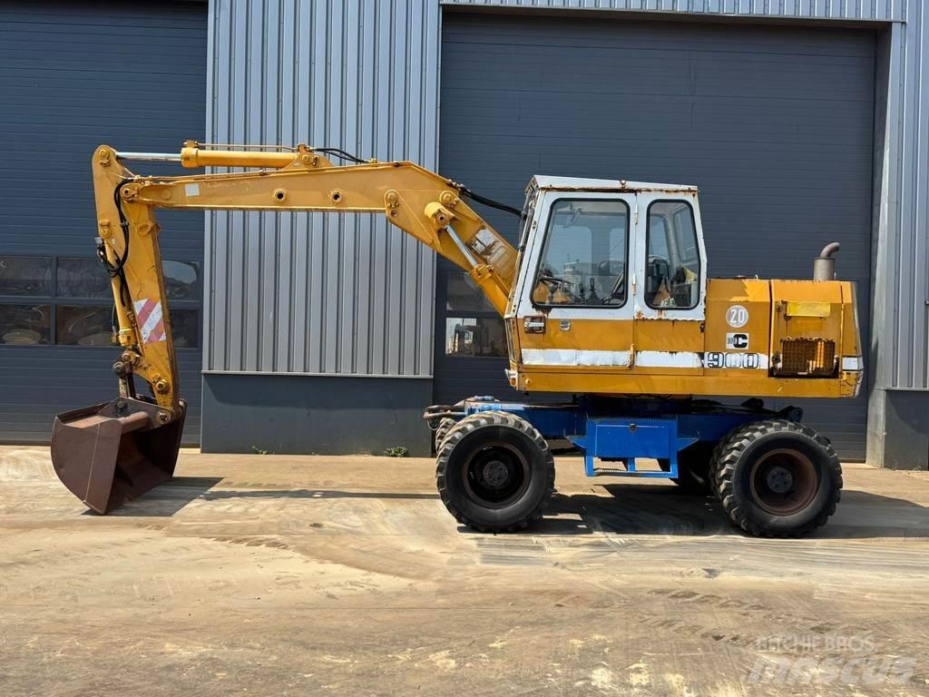 Liebherr A900C Pelle sur pneus