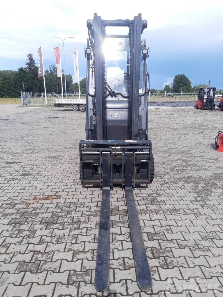 Linde E30HL Chariots élévateurs électriques