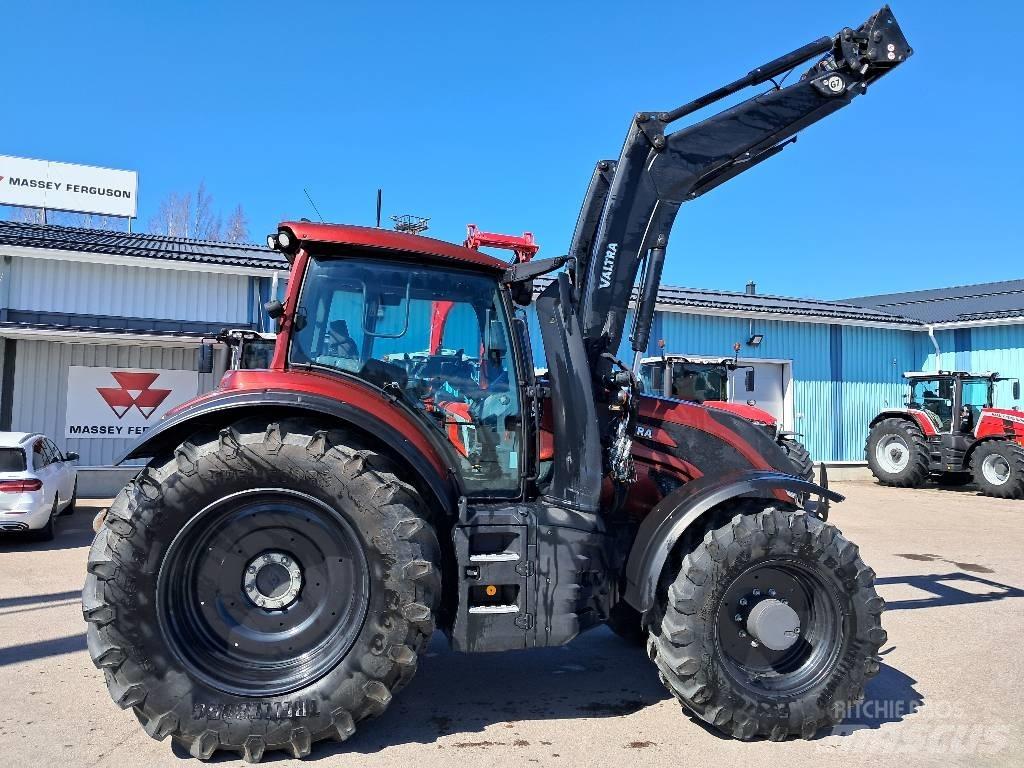 Valtra T215 Versu Tracteur