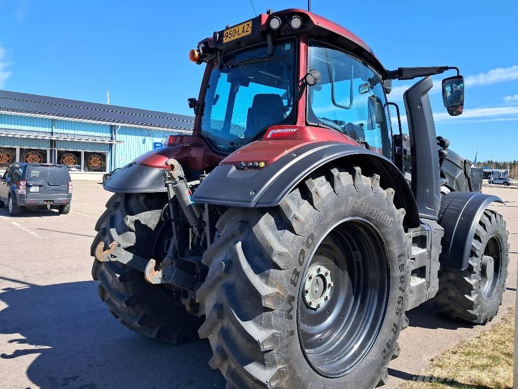Valtra T215 Versu Tracteur