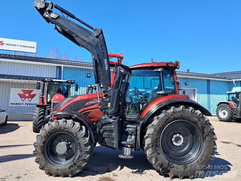 Valtra T215 Versu Tracteur
