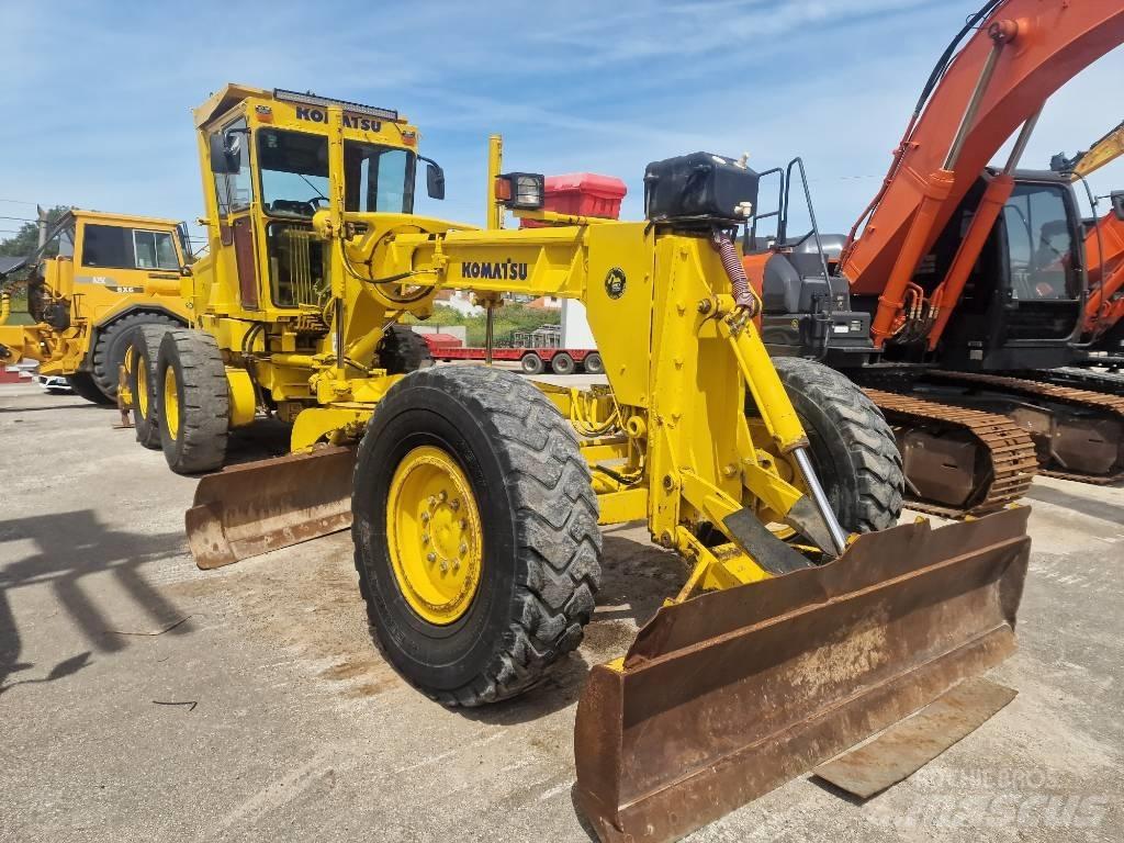 Komatsu GD 521 A-1 Niveleuse