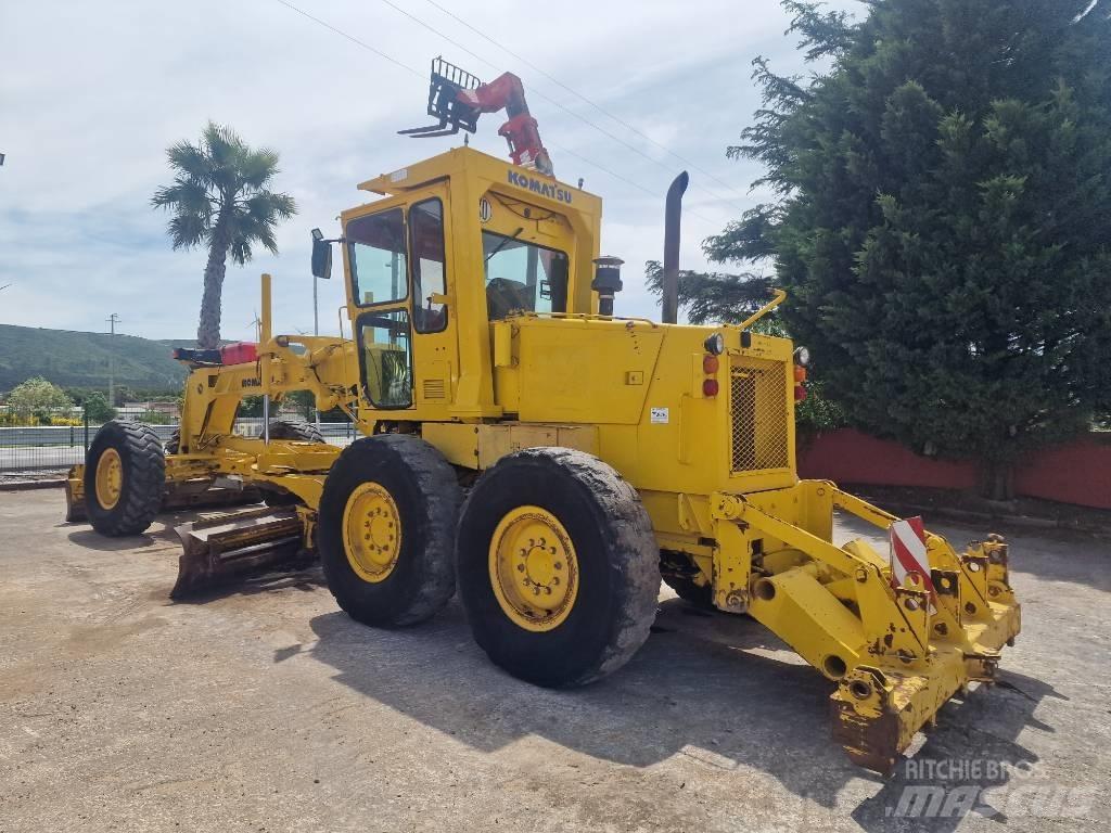 Komatsu GD 521 A-1 Niveleuse