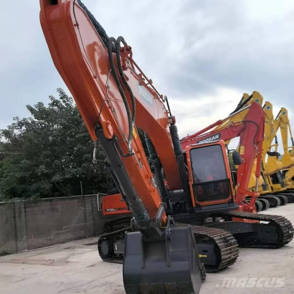 Doosan DX 300 Pelle sur chenilles