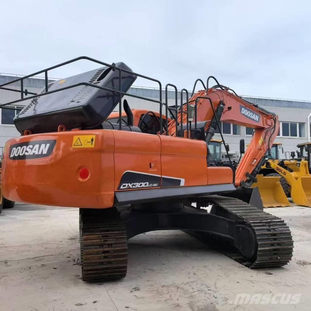 Doosan DX 300 Pelle sur chenilles