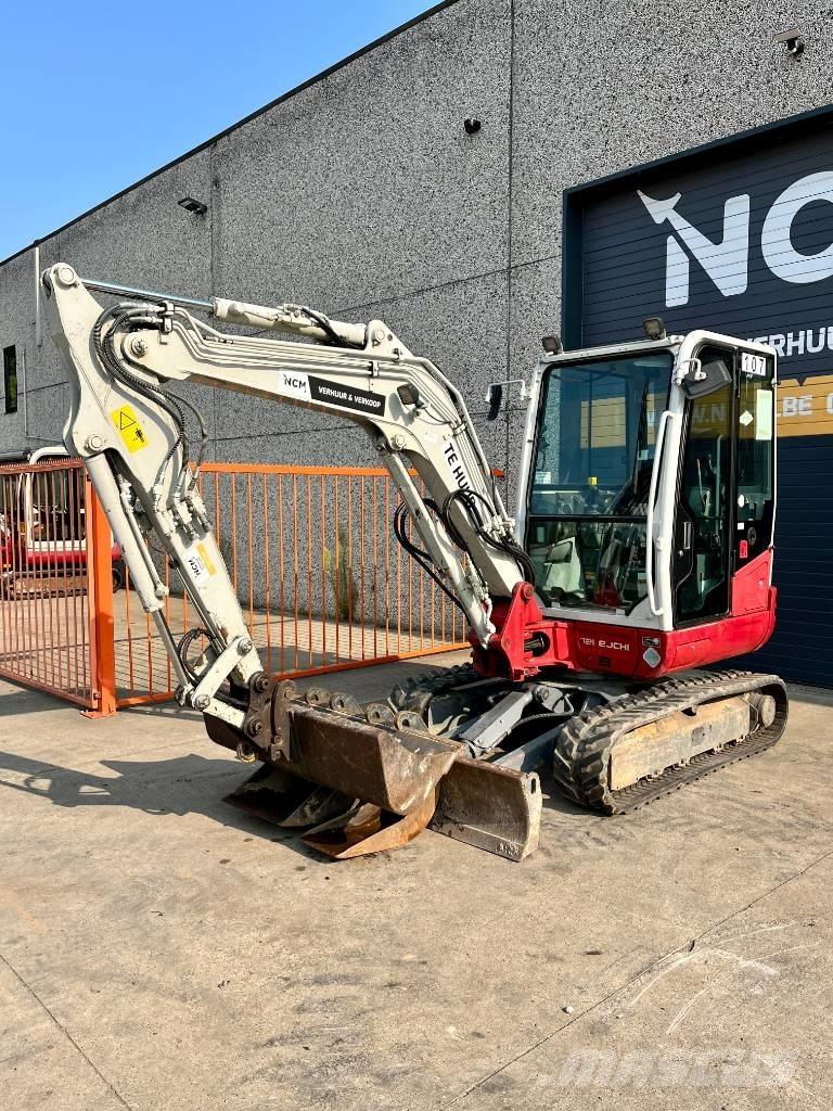 Takeuchi TB 235 Mini pelle < 7t