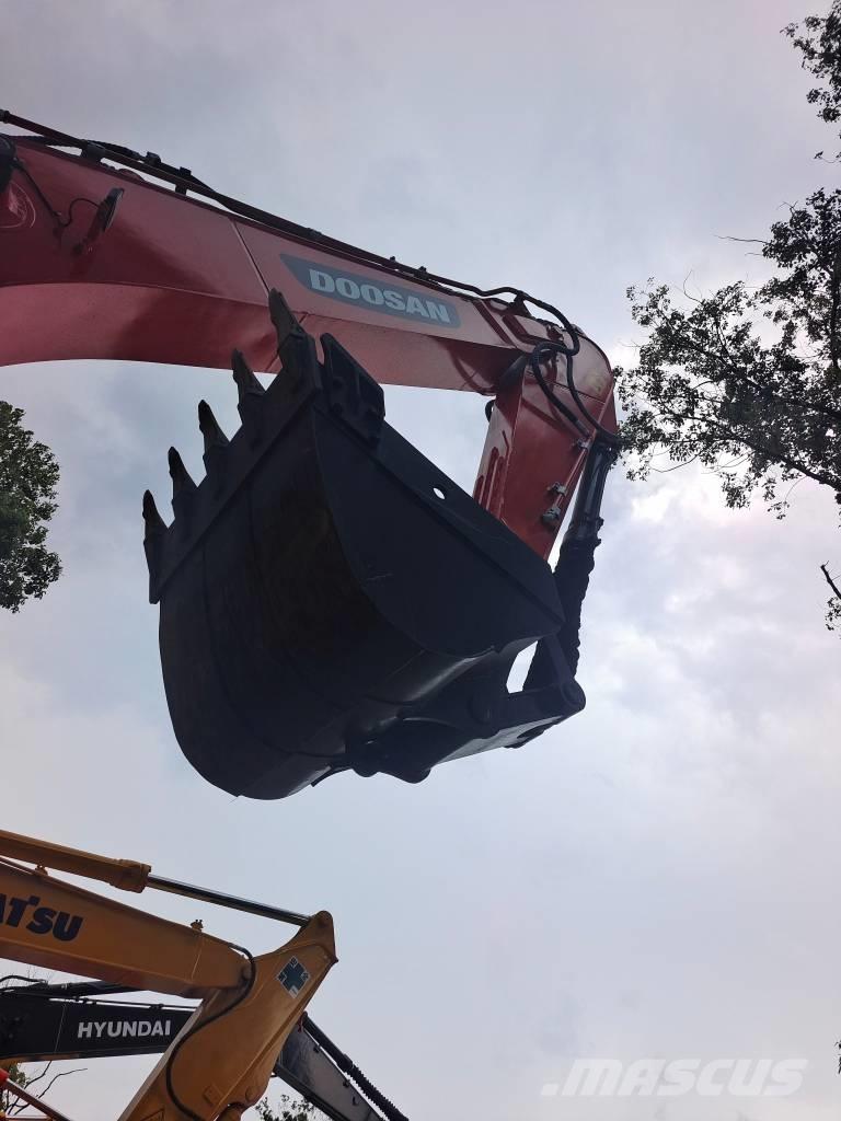 Doosan DX 225 LCA Pelle sur chenilles