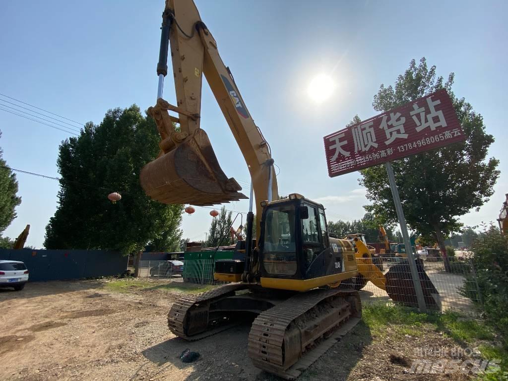 CAT 324D Pelle sur chenilles
