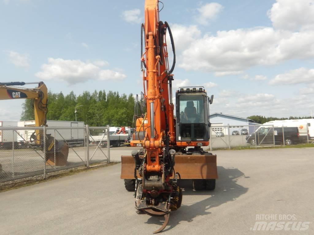 Doosan DX 160 W Pelle sur pneus