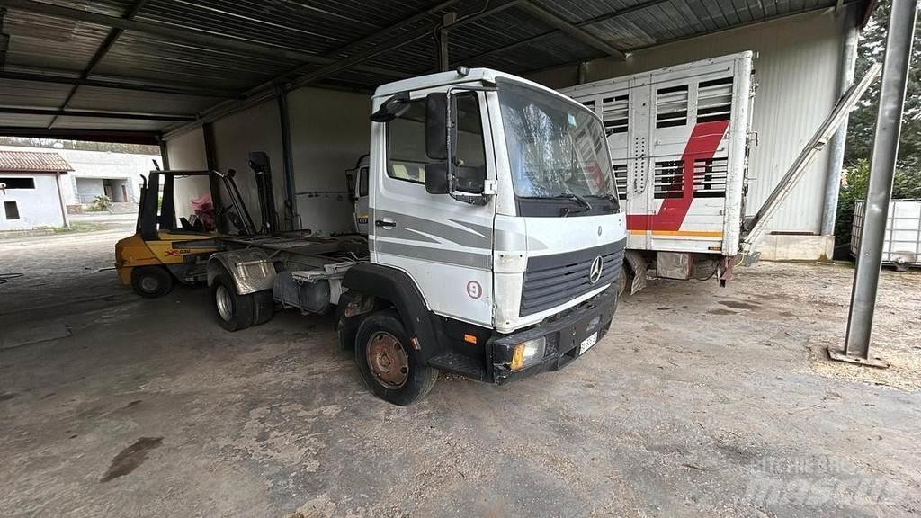 Mercedes-Benz 711 Autre camion