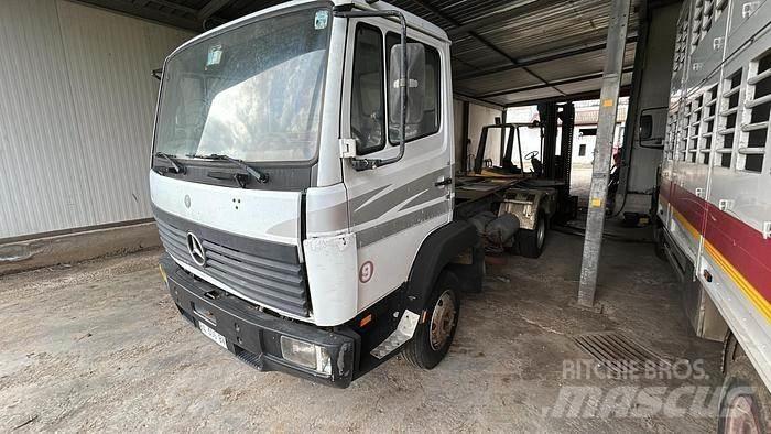 Mercedes-Benz 711 Autre camion