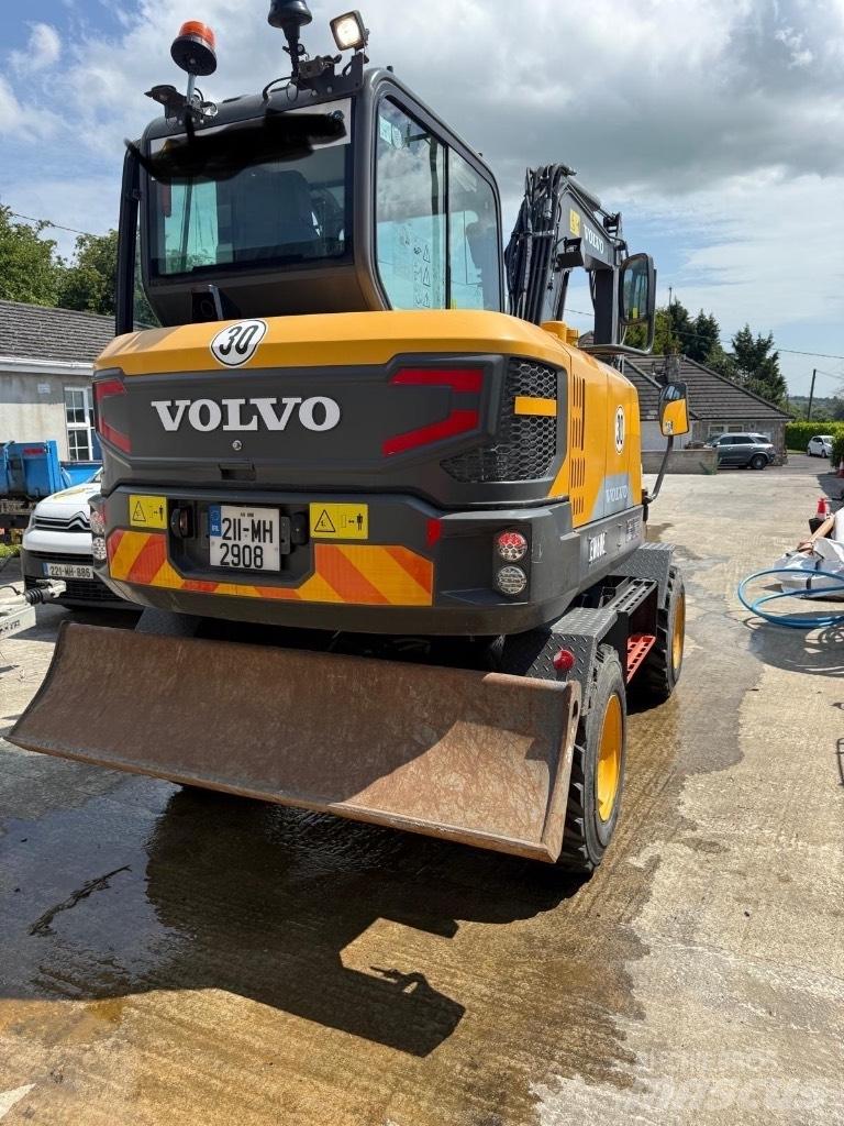 Volvo EW 60 E Pelle sur pneus