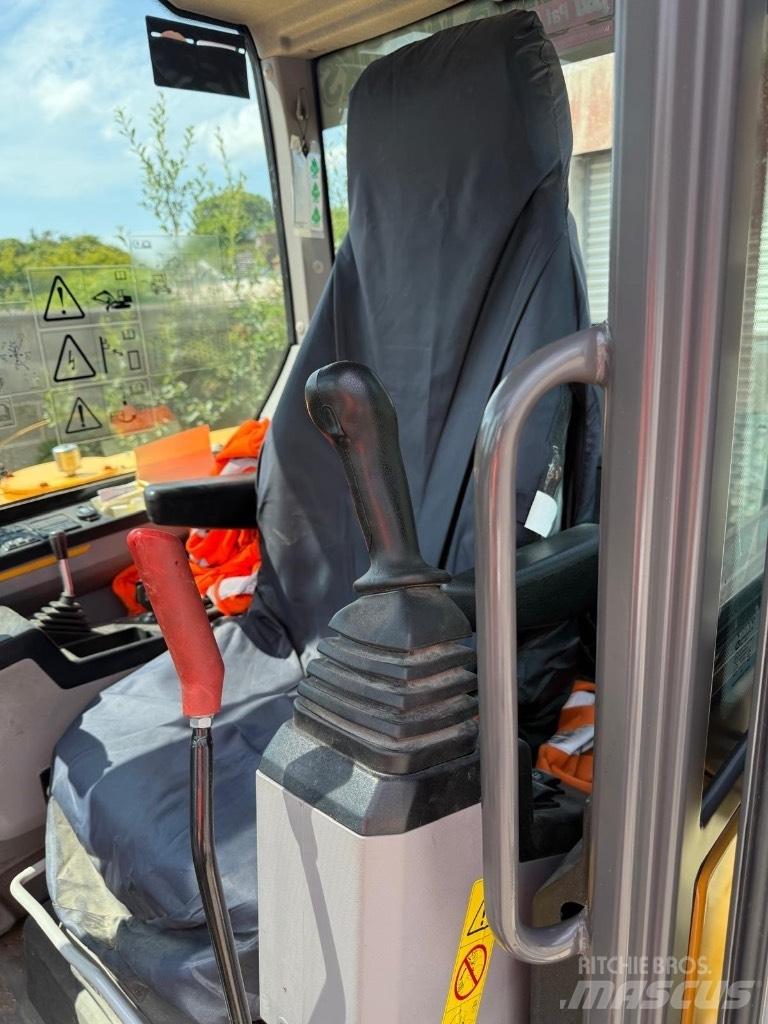 Volvo EW 60 E Pelle sur pneus