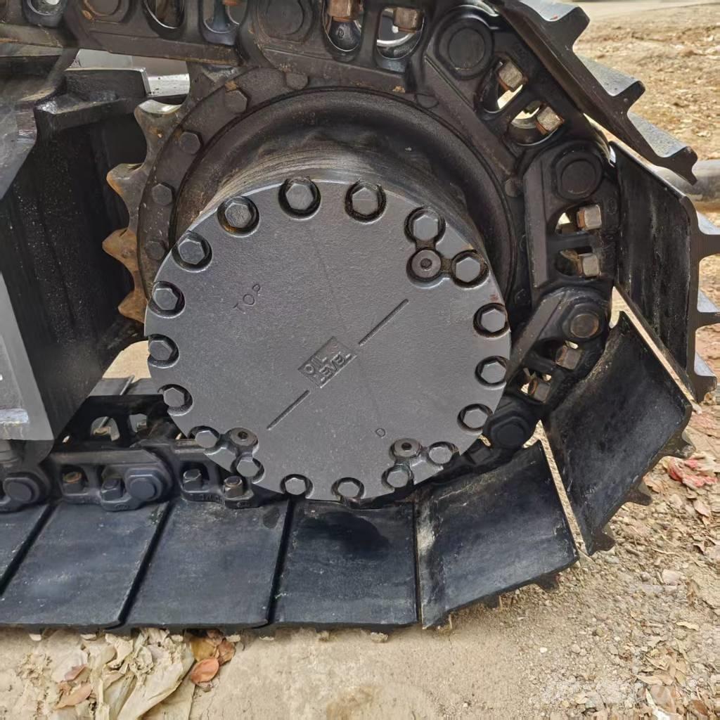 Komatsu PC 200-8 Pelle sur chenilles