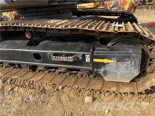 Hitachi ZX210 Pelle sur chenilles