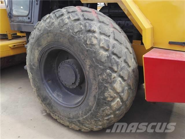Dynapac CA 30 D Rouleaux monocylindre