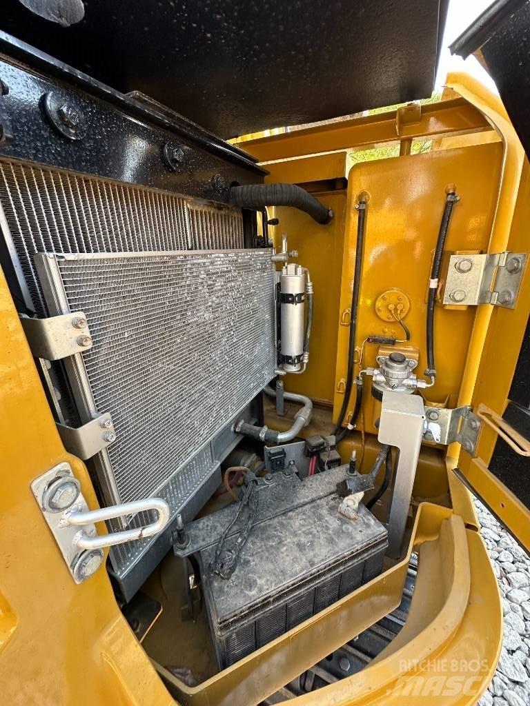 CAT 308 E Pelle sur chenilles