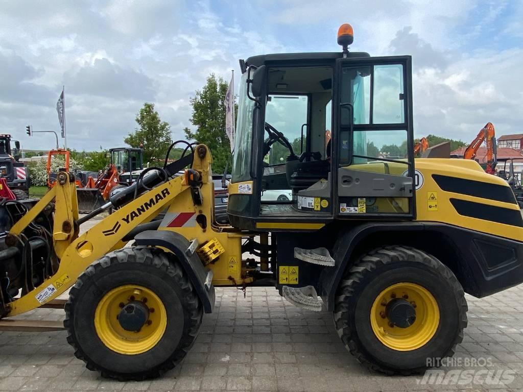 Yanmar V100 Chargeuse sur pneus
